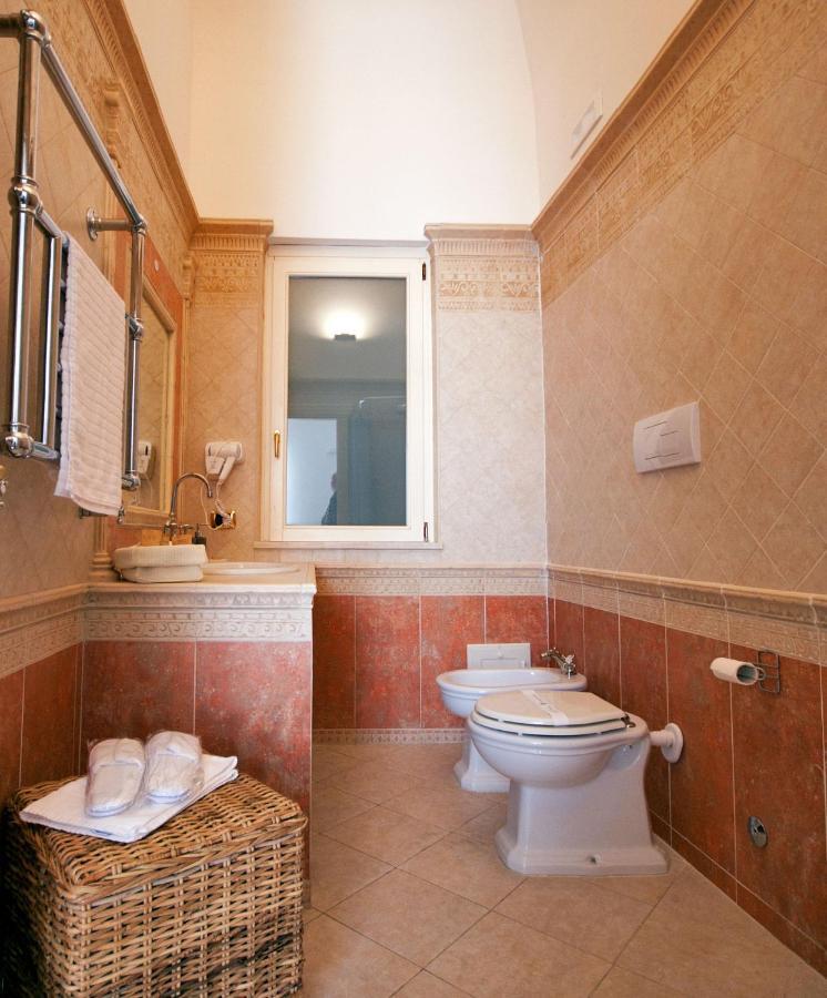 Dimora De Brado Bed and Breakfast Trani Buitenkant foto