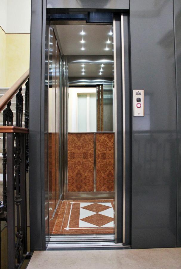 Dimora De Brado Bed and Breakfast Trani Buitenkant foto