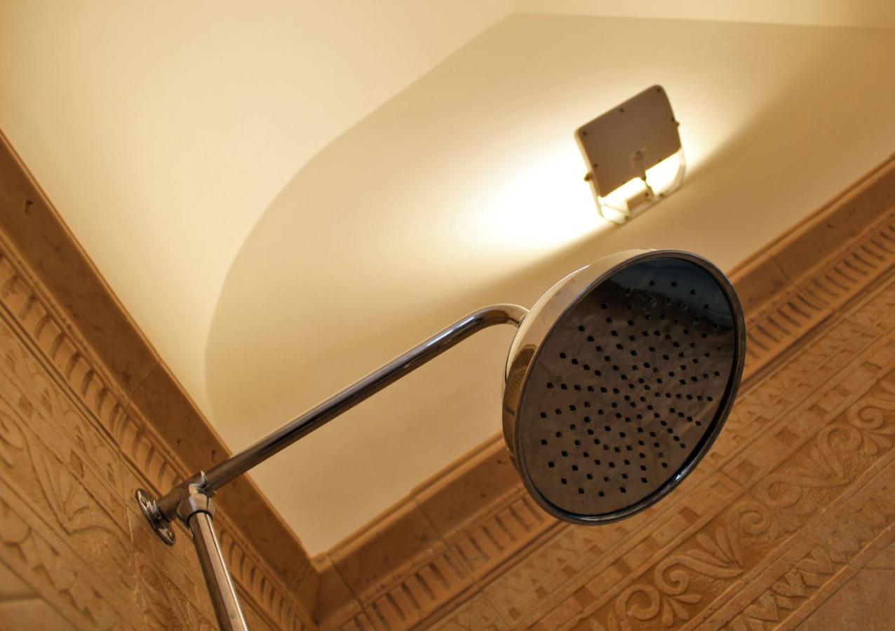 Dimora De Brado Bed and Breakfast Trani Buitenkant foto