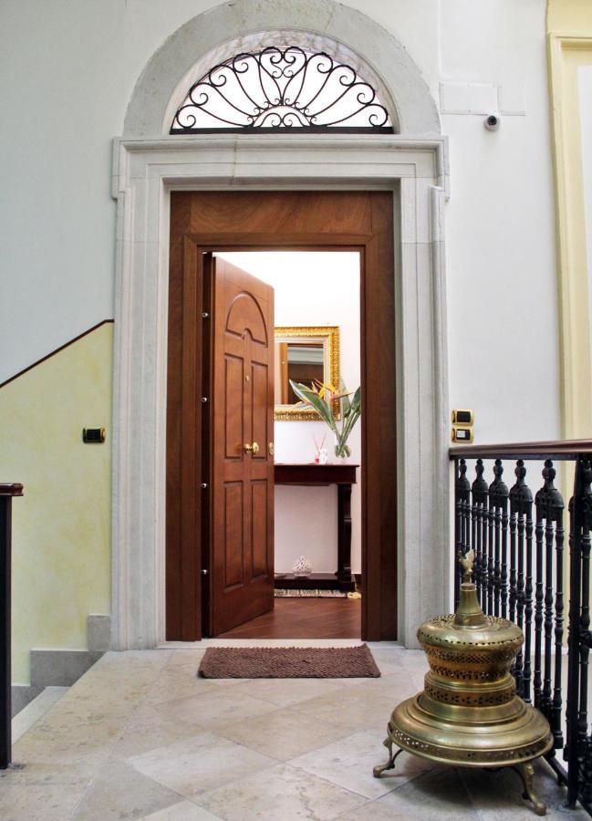 Dimora De Brado Bed and Breakfast Trani Buitenkant foto